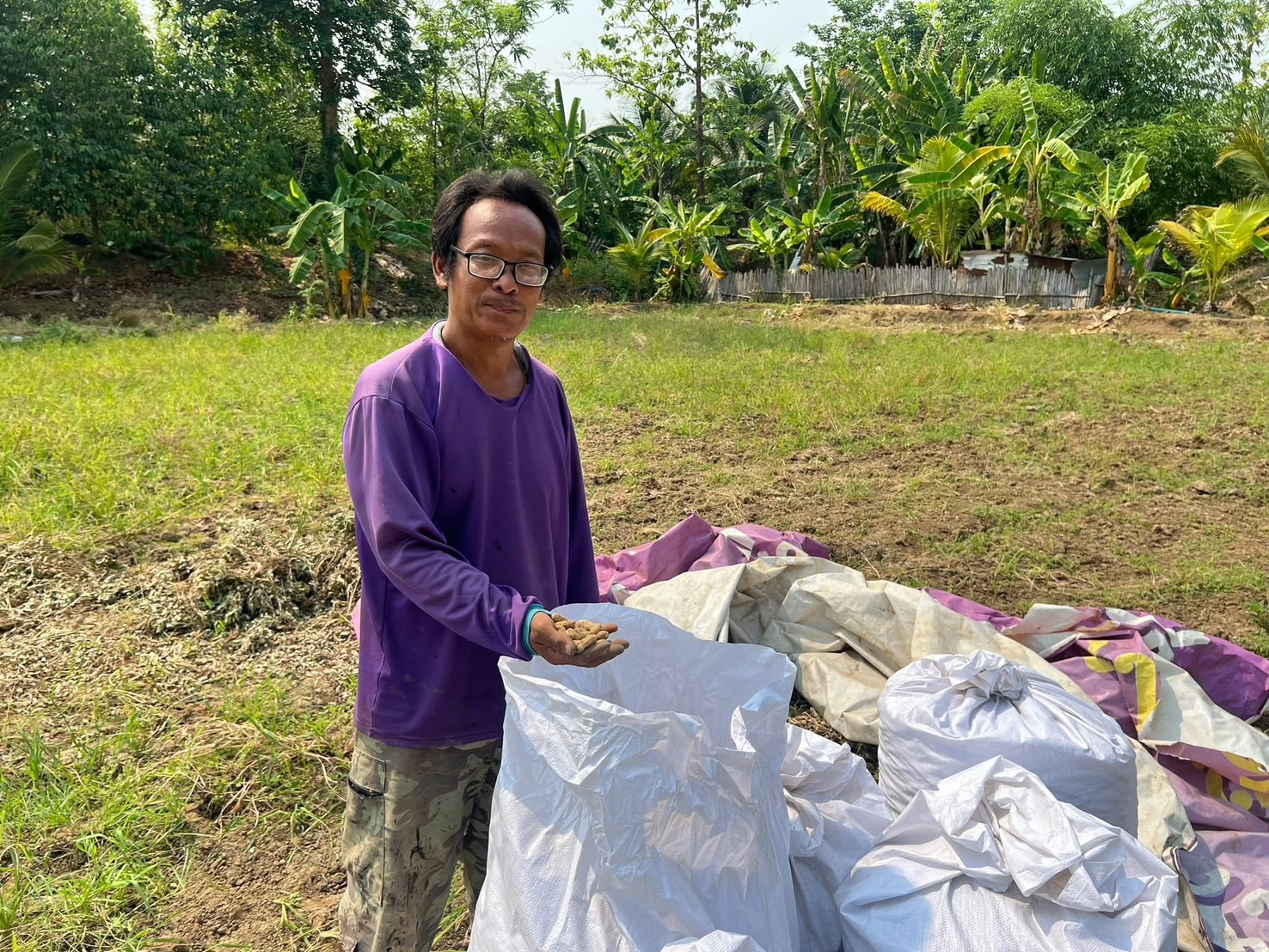 สพอ.เสริมงาม : ติดตามครัวเรือนศูนย์เรียนรู้ โคก หนอง นา